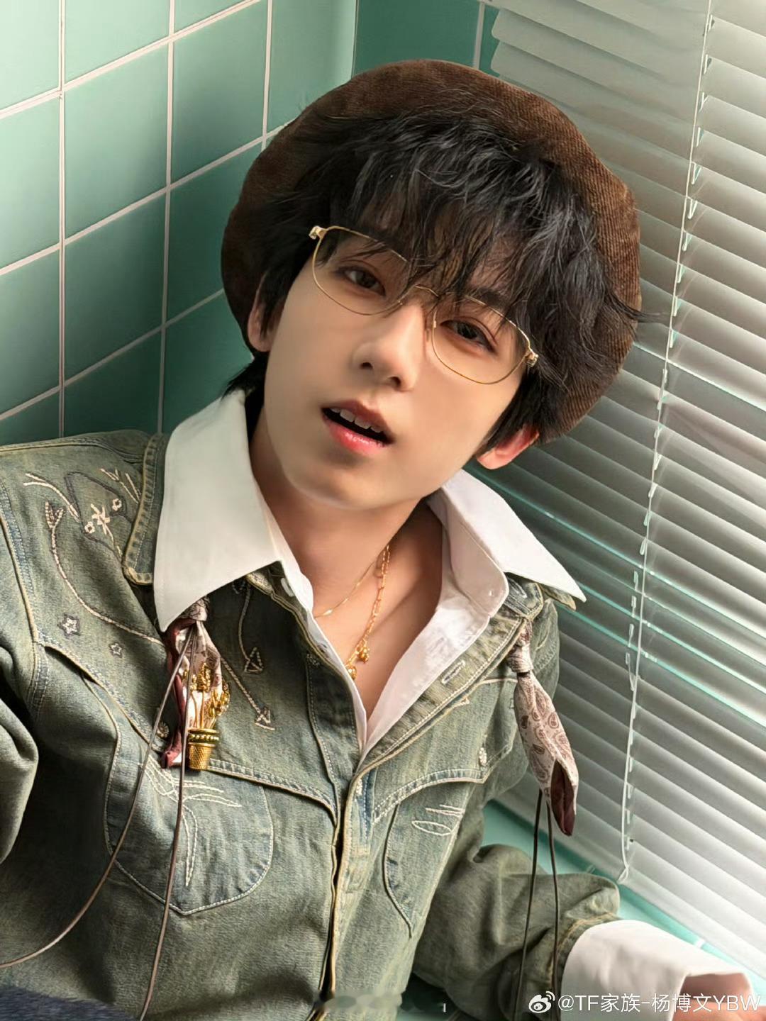 欢迎大家来了解451杨博文温柔善良真诚宠粉有实力，特别棒又帅又努力，人气超顶，值