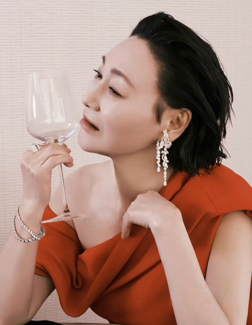 惠英红 这首歌找到了真正的主人惠英红专属进行曲太绝了👏历经风雨一路逆袭，自带强