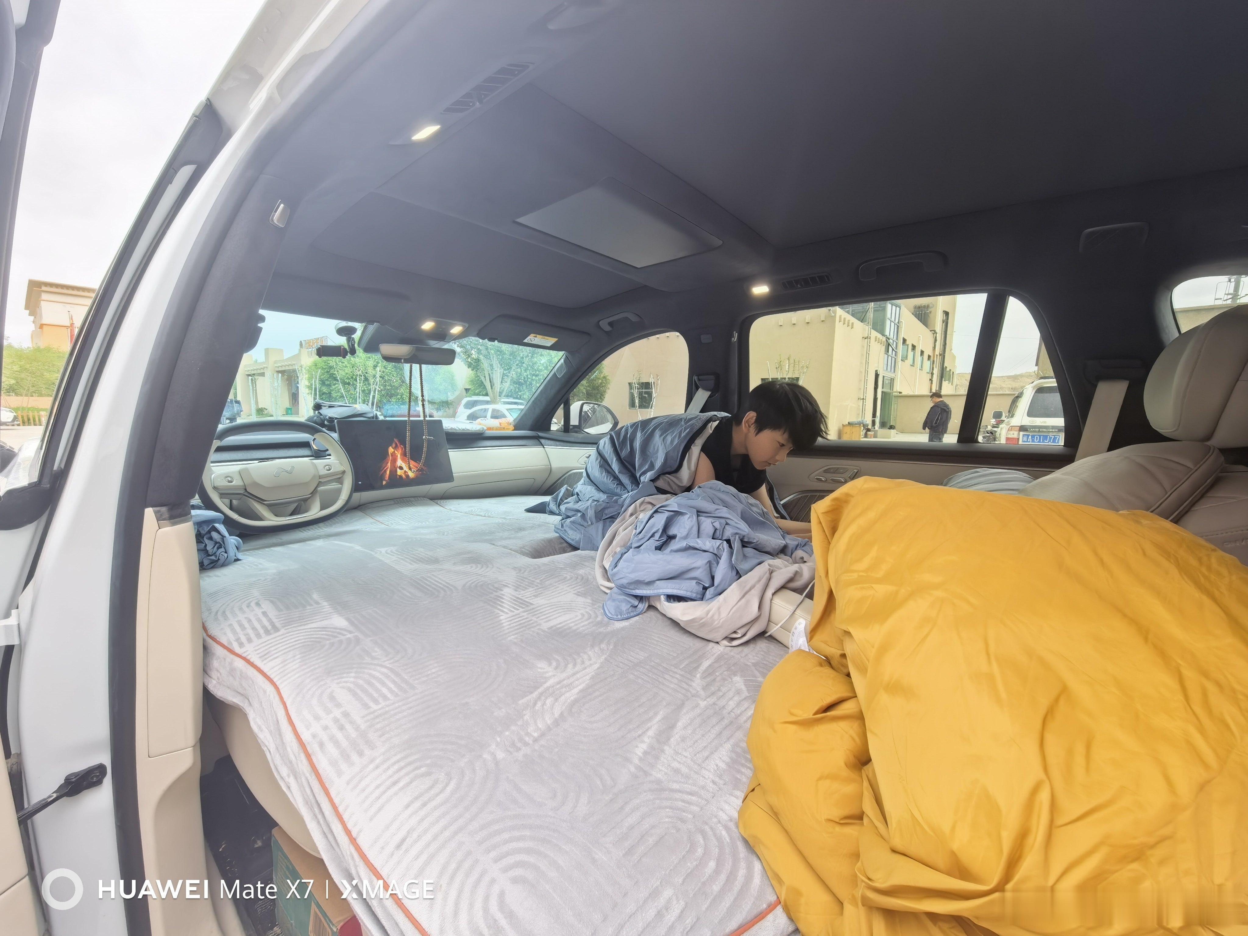 昨天在海拔3800的扎达露了个营吃了个火锅剪了个视频这个生活太惬意了怎么讲呢？越