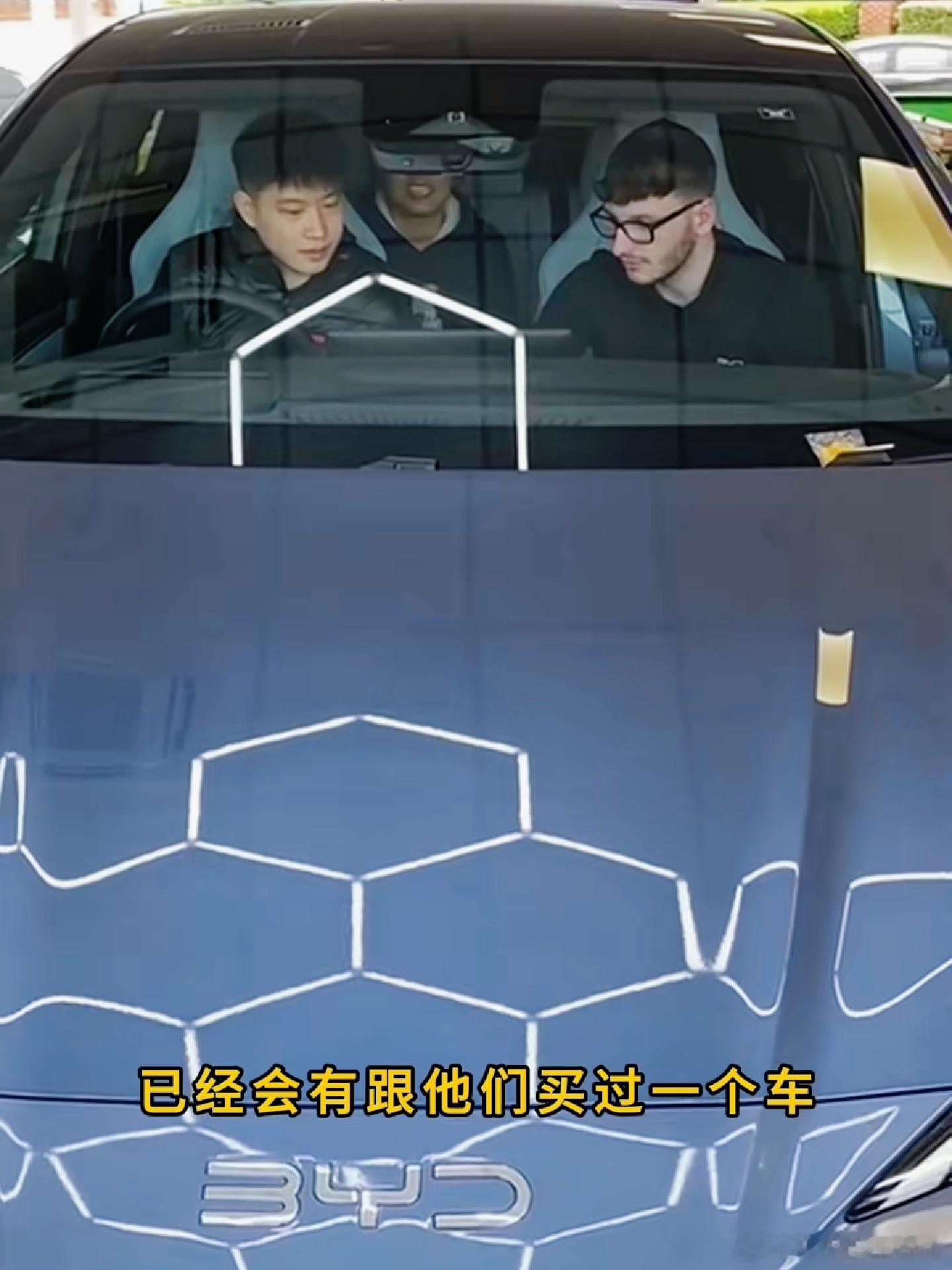 当同龄人或处于迷茫期，或还在探索人生方向时，两位90后的世界冠军，已在各自赛道完