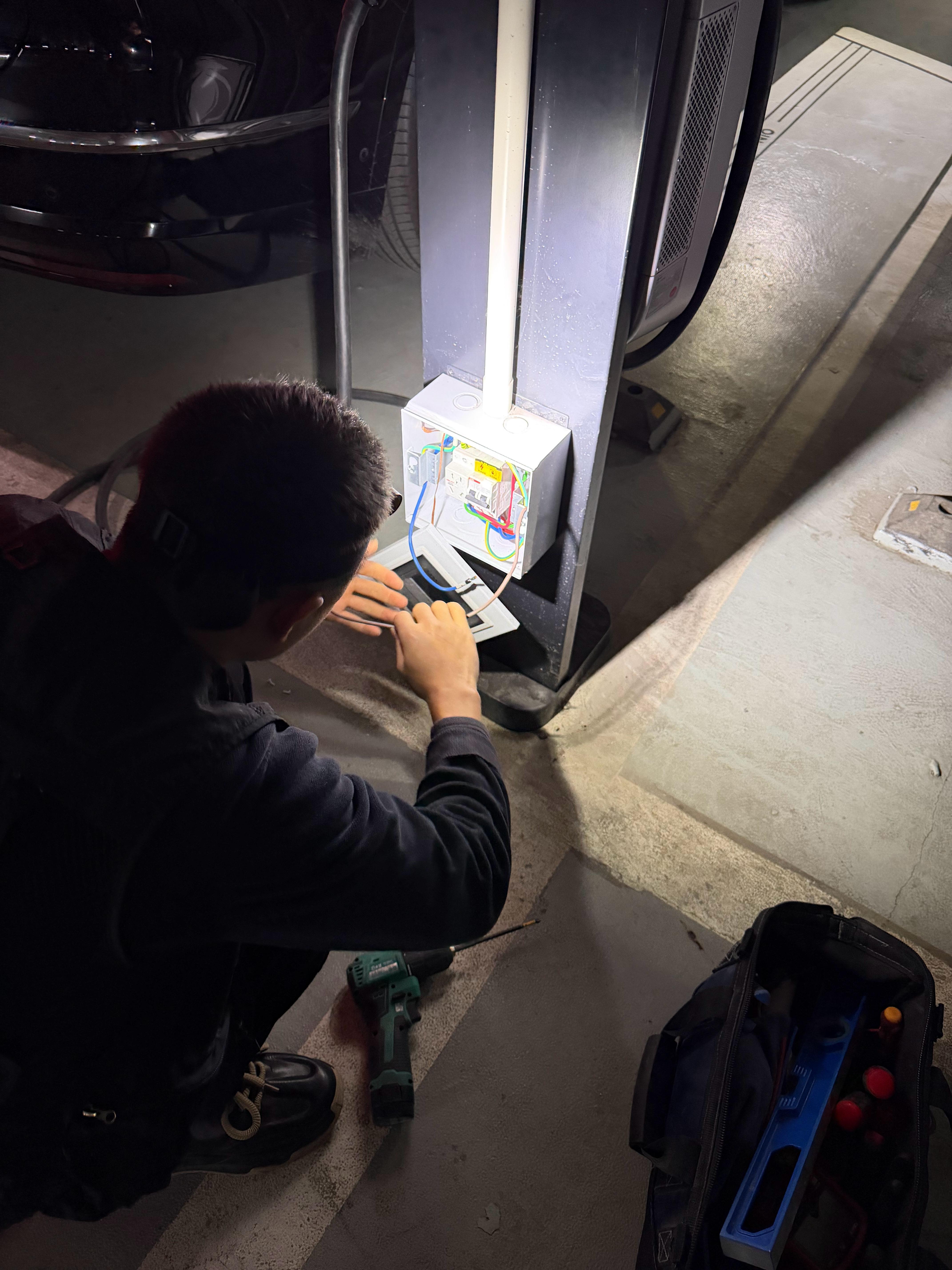 把蔚来7kW直流家充桩拆下来卖了蔚来ET5T卖了以后，家里没有车不带交流口了，这