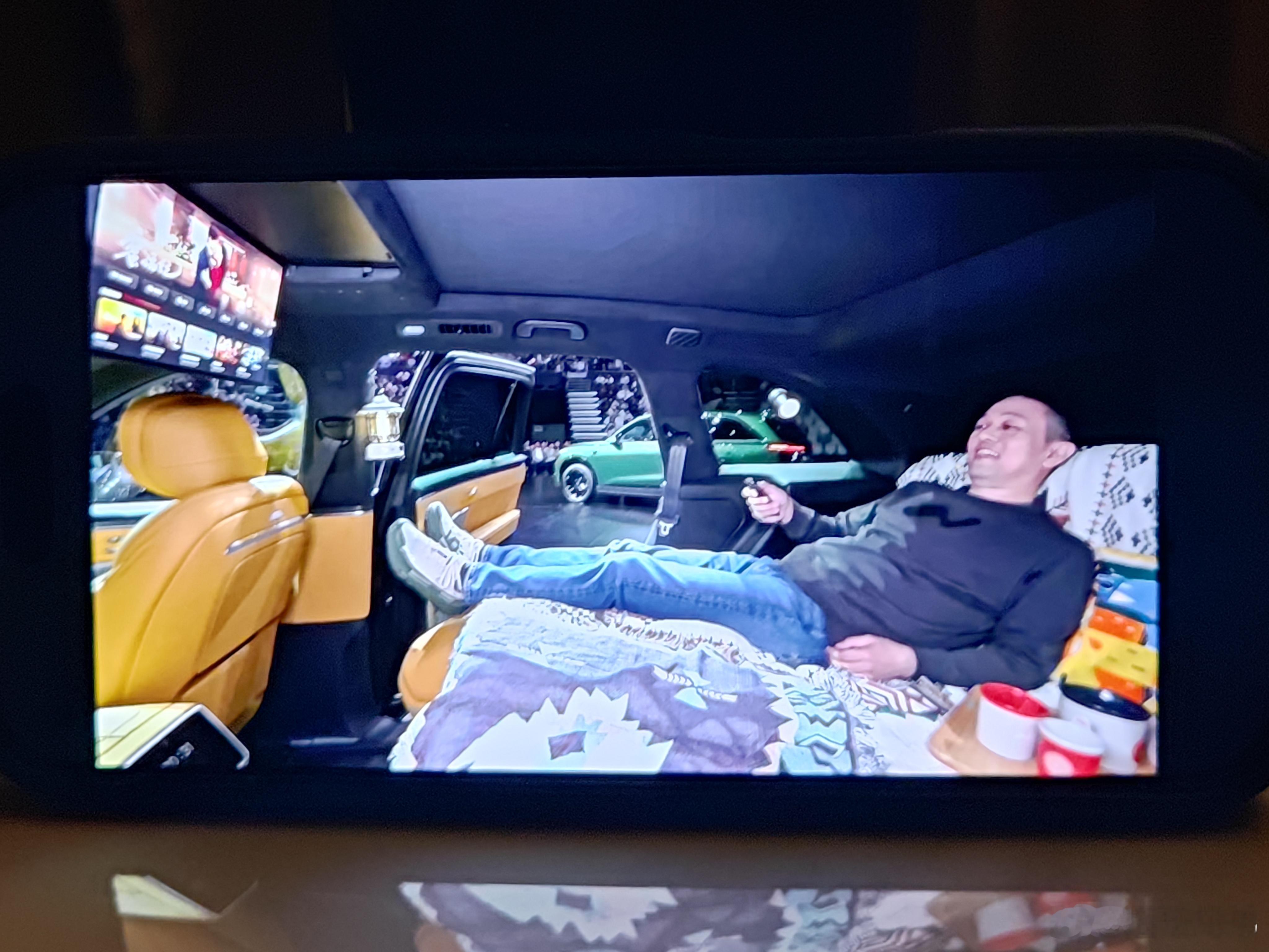 李斌在直播躺平哈哈哈哈新能源汽车大v聊车蔚来新能源汽车﻿