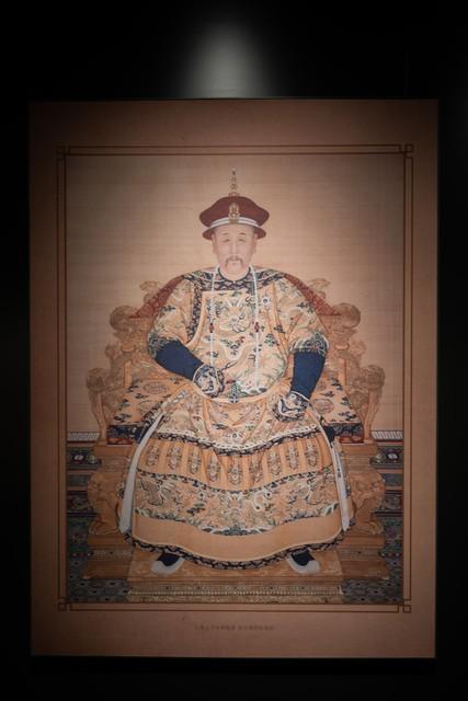 雍正给同母弟弟写了一道朱批，只有3个字，那个弟弟看完后终身不再进京

1722 