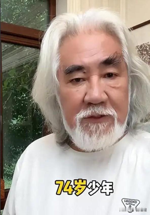 张纪中已经很难再拼体面了！
原因太简单，不是因为他没才华，
也不是没名气，而是他