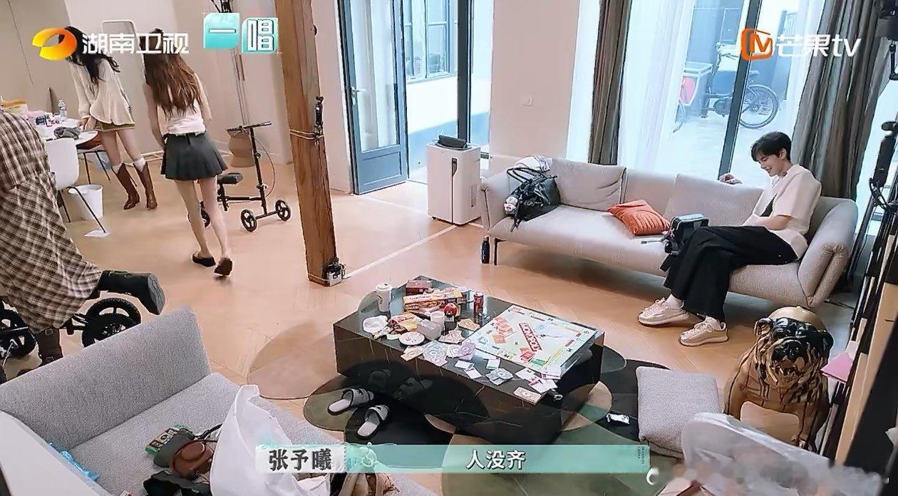 I人毕雯珺要被E人玩坏了 毕雯珺成为新店长后挑战不断，发现合伙人人数不对，被张予
