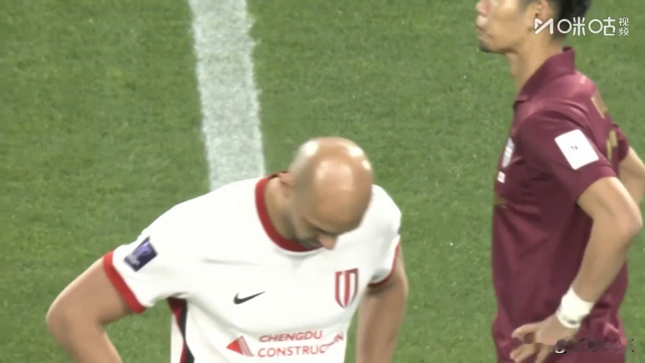 亚冠精英联赛东亚区第轮：成都蓉城客场2-2打平日本神户胜利船，费利佩梅开二度
