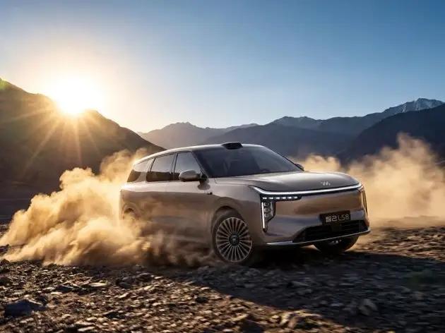 2026北京国际车展比亚迪爆款，2000+万、30辆限量款仰望U9x上市即售罄！