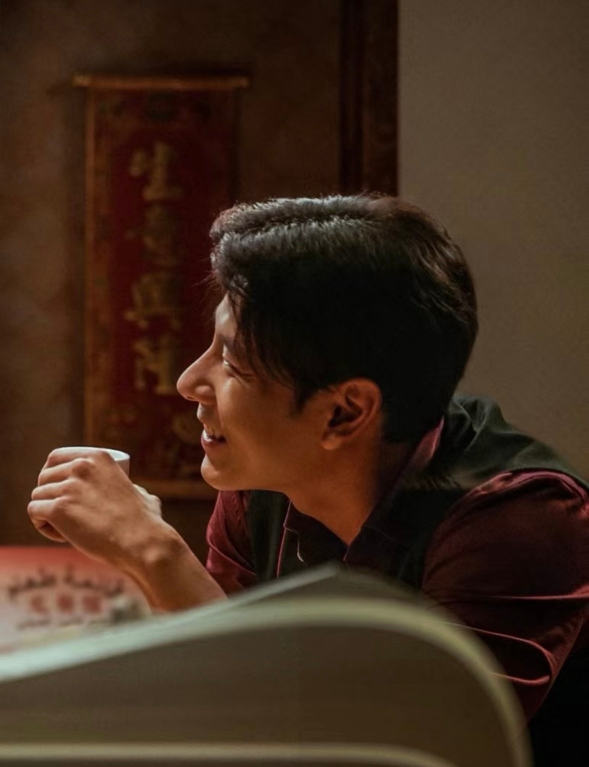 业内认为蒋奇明是下一个大演员蒋奇明真的太有电影脸了。看完龙餐馆，感觉已经预定下一