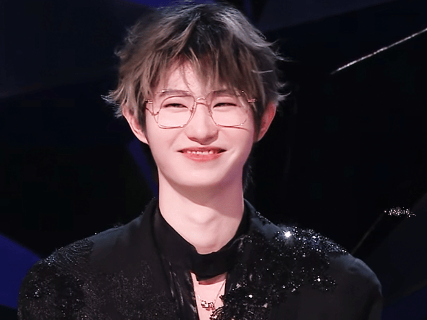 🤓🕶️🥽😎🥸建模怪就这样带任何类型的眼镜都好看一诺的1226号信箱