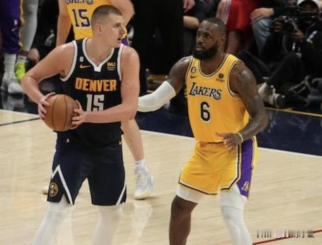 美媒评本世纪最佳阵：詹科库杜邓肯入选一阵，奥尼尔仅三阵
北京时间12月25日，美