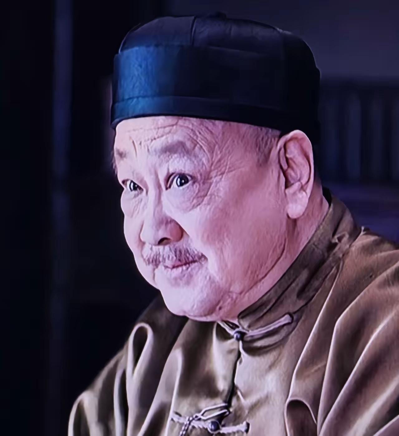 追剧《灼灼韶华》 觉得该剧有一个特点，就是使用了许多带有夸张的表演。
     