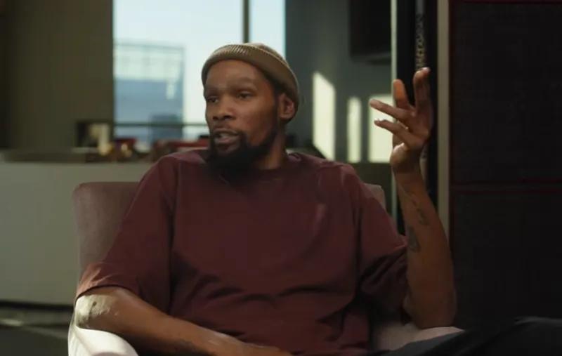 难啊！杜兰特想在火箭退役球衣：

“我喜欢成为火箭的一部分。每次走进球馆，抬头看