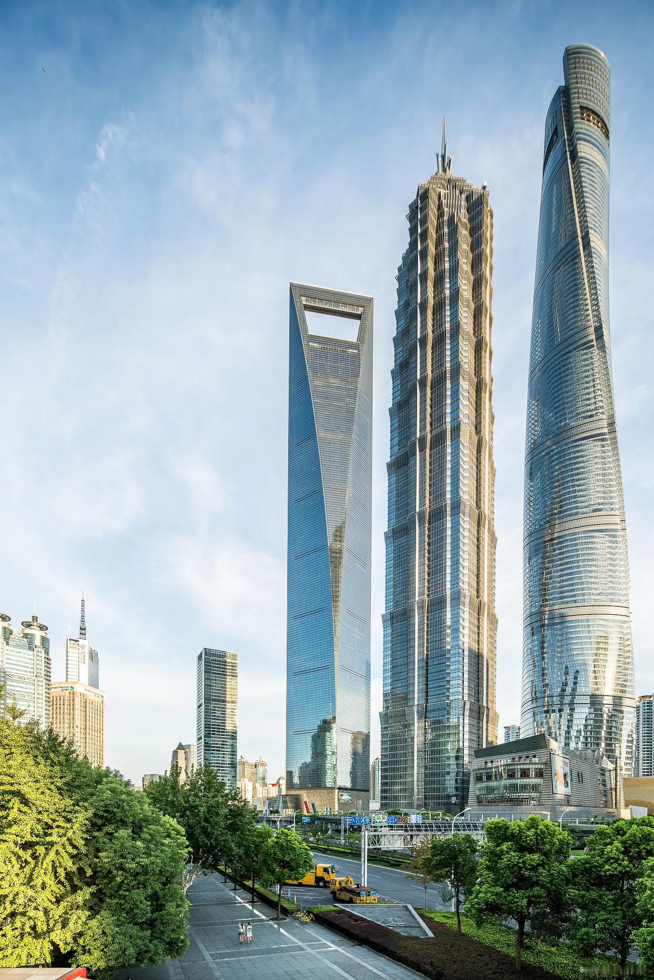 年轻时挤破头住市中心，老了只想找个能停车的地儿——人这一辈子，需求变得比房价还快
