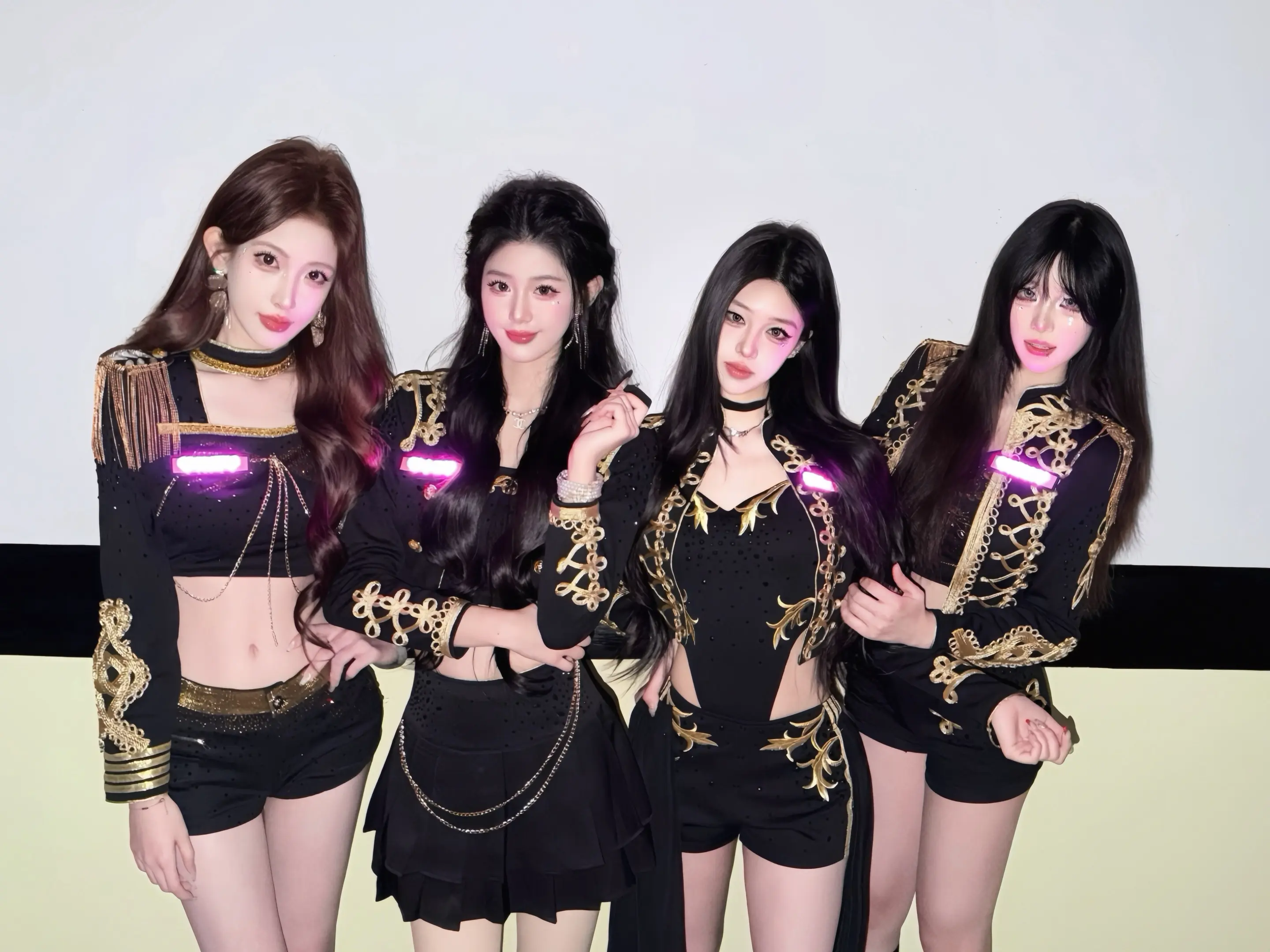 少女暴军 闺蜜拍照姿势 188 权威