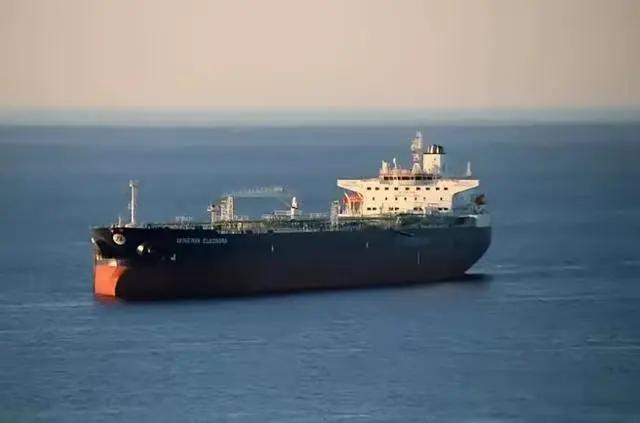 砸手里了？老美通过非法手段强占委内瑞拉5000万桶石油，并试图在国际市场销售，市