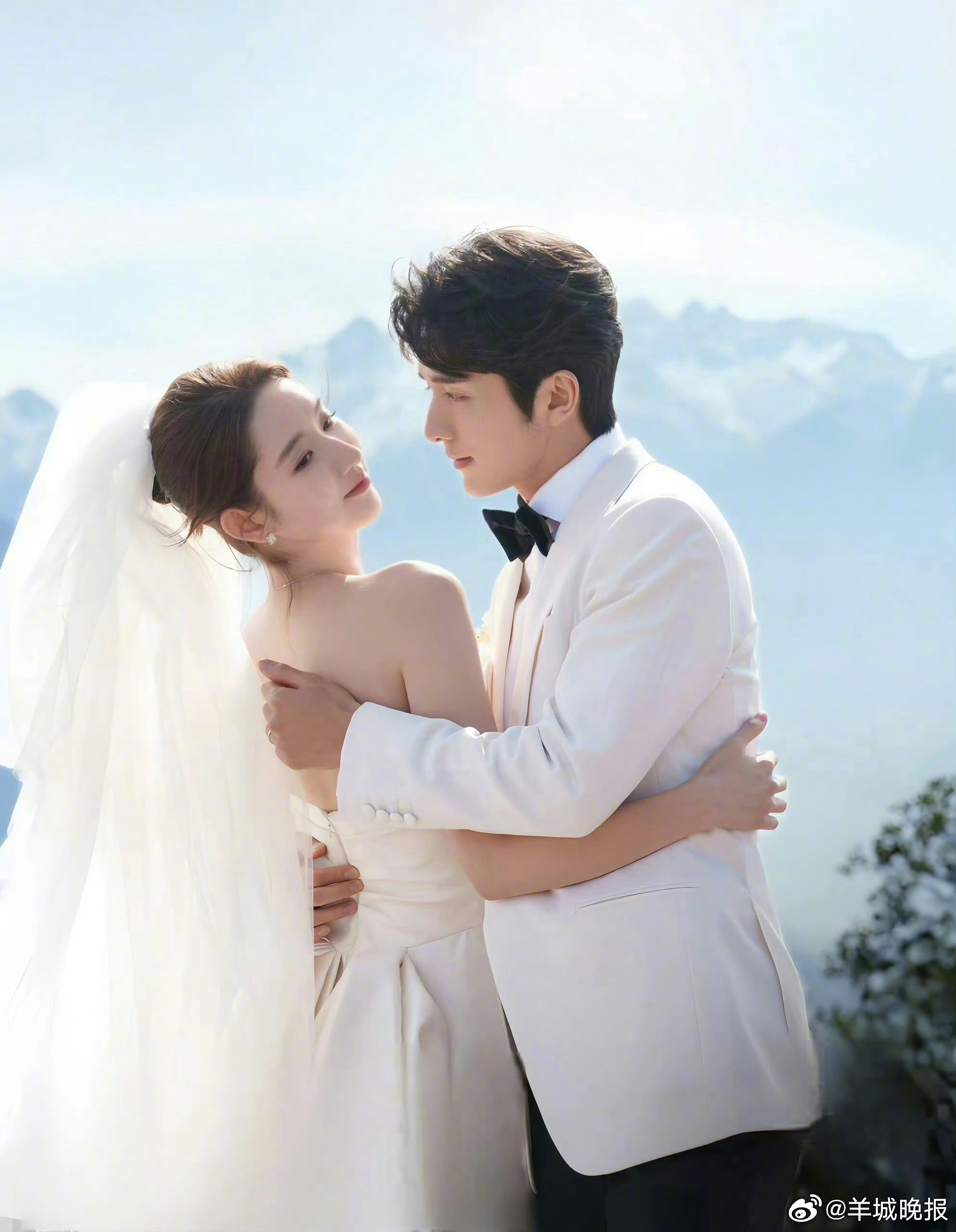 【这些现代感婚纱照，哪一套让你心生喜欢？】在剧中人的眼里看到满目星河，这些婚纱照