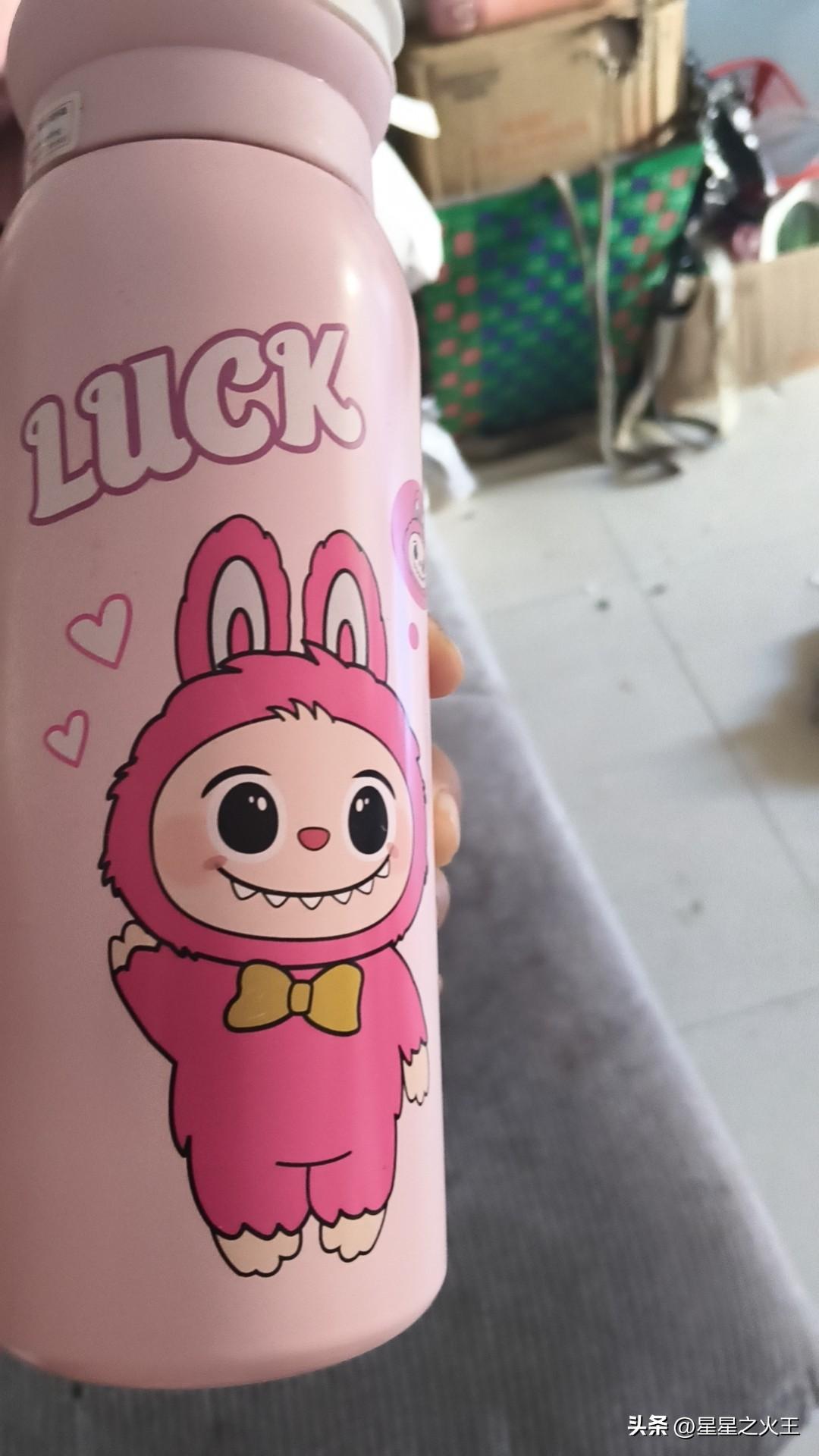 厂里明天就要开工，可人心早就散了，看得人又心酸又无奈。
 
昨晚老板娘在群里问正