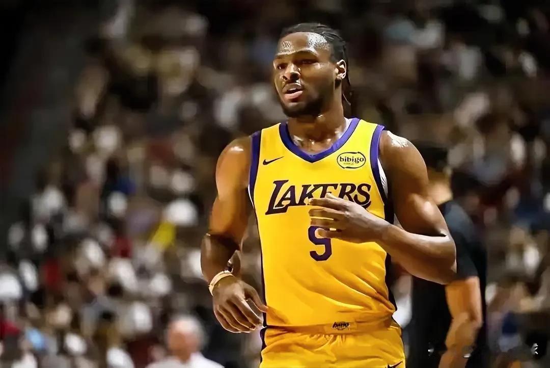 潜力股！ESPN预测下赛季湖人队布朗尼各项数据！

在今年夏季联赛中，布朗尼场均