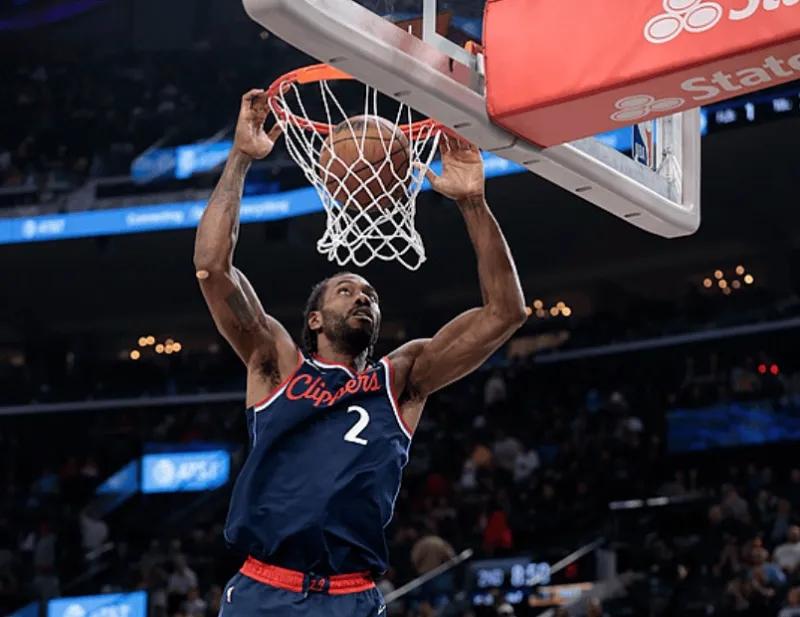 这样子的伦纳德，这个赛季，极为地罕见。
出战23分29分，既高效又省力，已经好久