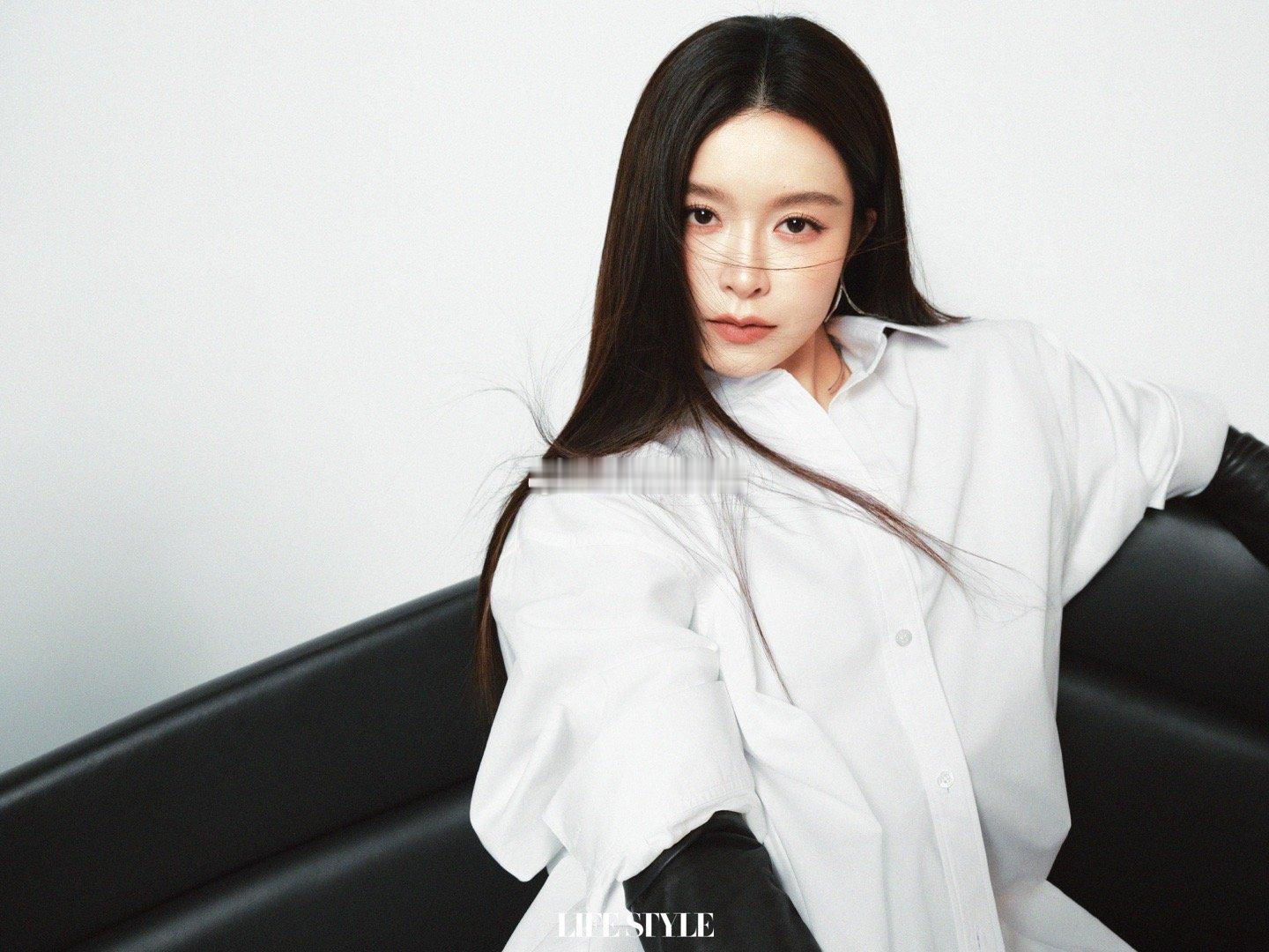 两度登封《精品购物指南》，文咏珊 以不同姿态定义多元时尚！春日澄澈中的“早春诗意