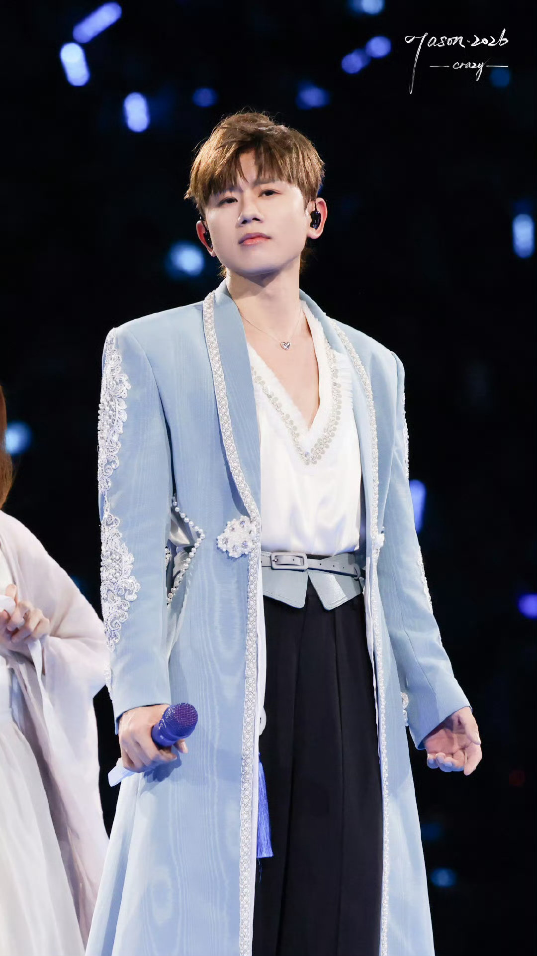 张杰张杰在我面前唱了过云雨张杰未live巡回演唱会未live成都场，张杰唱《过云