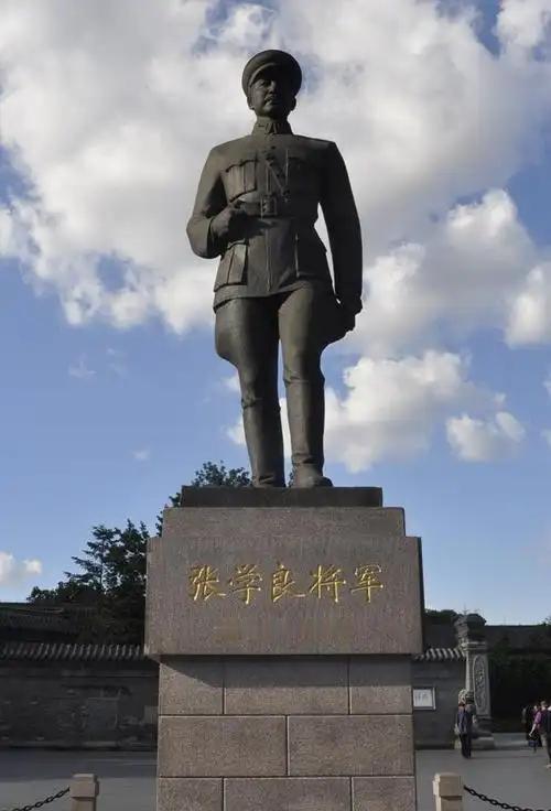 囚禁54年换来的转机：张学良和那个改变中国的14天

1936年的张学良，被逼到