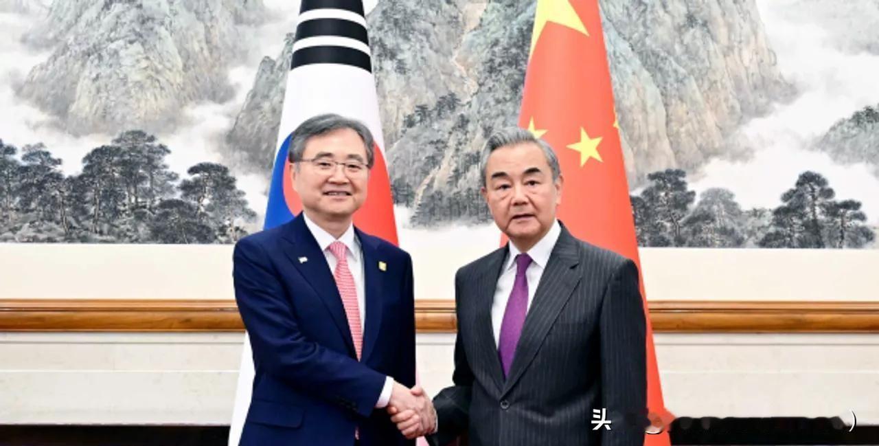 李在明高规格迎客，韩国在青瓦台恭候王毅，打了日本一个措手不及

王毅将访青瓦台，