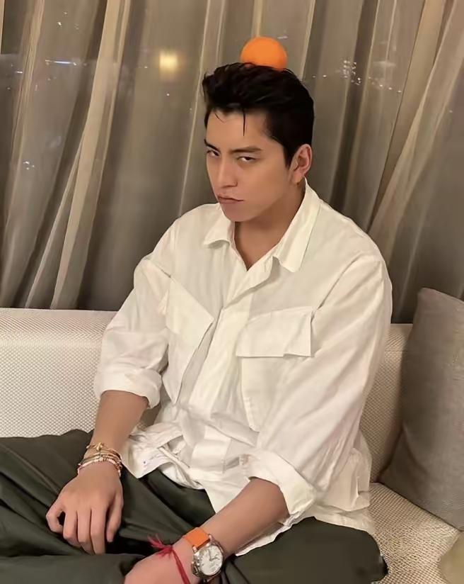 王大陆这事儿，真是让人没想到。原以为是早年逃兵役的旧账被翻出来，查了才知道，是刚