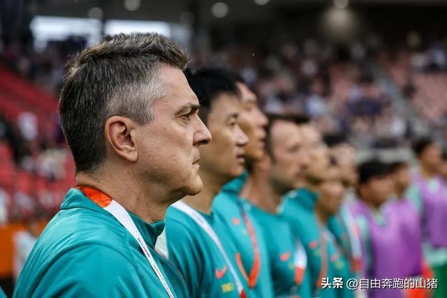 如果u23亚运男足和邵氏国足真来一场对垒，这次我真的相信邵氏国足应该会输球。
先