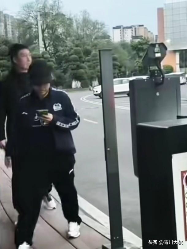 王艺迪教练换成了郑长弓，连赢陈熠2次！

澳门世界杯选拔赛，
3:1赢了陈熠！