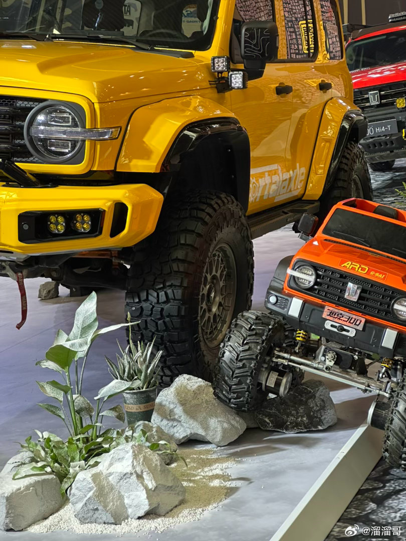 GT Show 坦克展台第二弹，图4是一整墙改装件