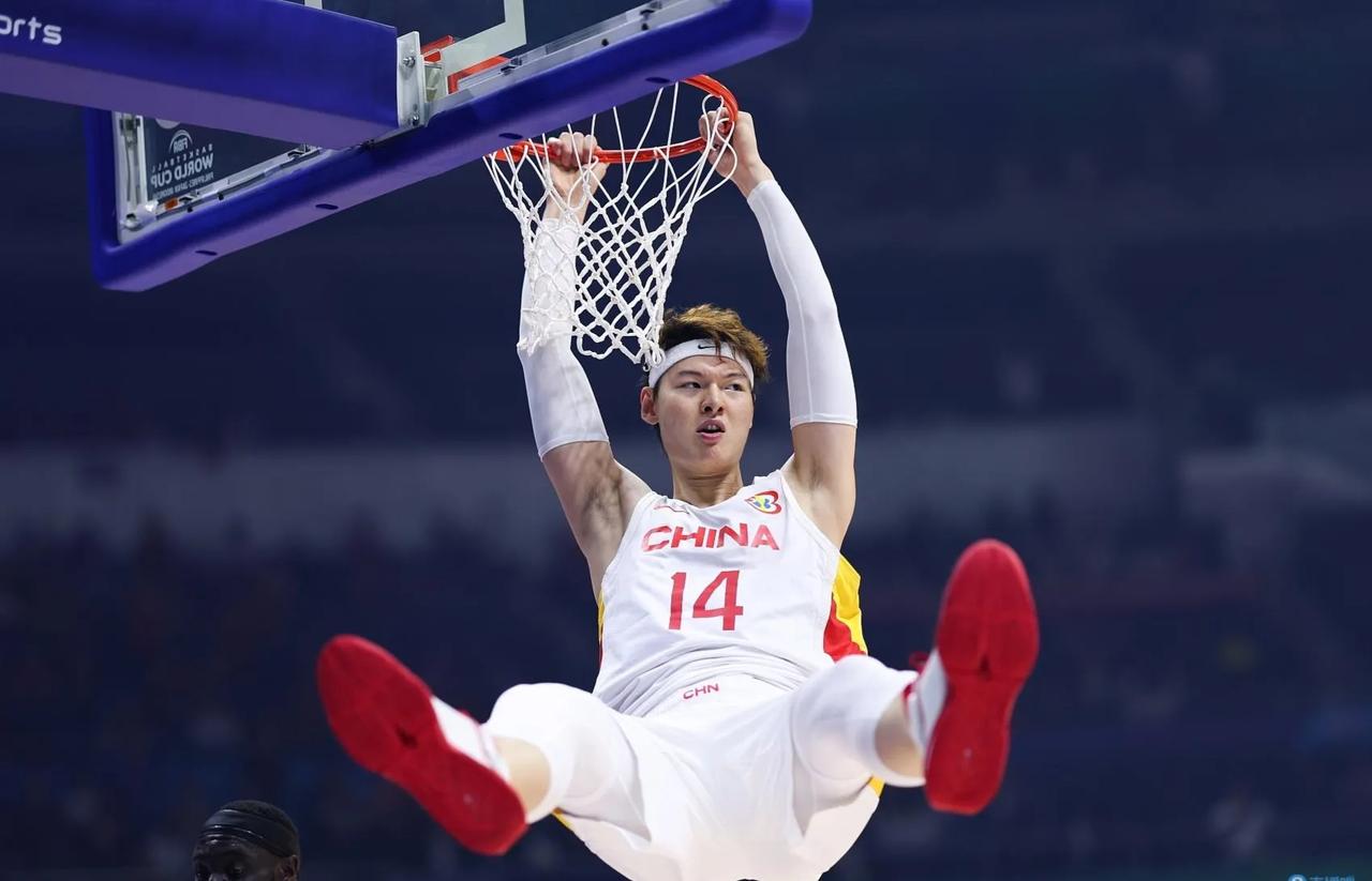 为什么乔帅一直使用王哲林，实在是看不懂啊[捂脸][捂脸]

王哲林在场上就像梦游