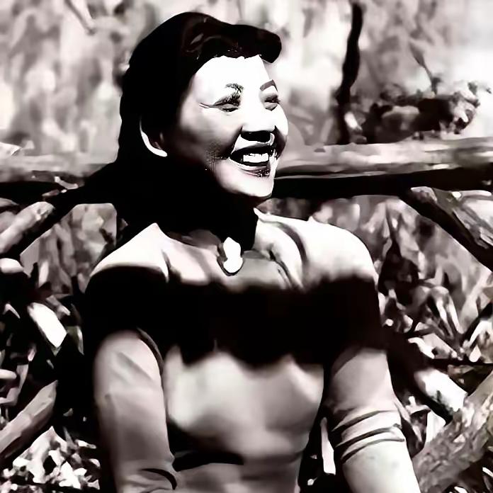 党组织派她潜伏南京，给了二十根金条。结果这个女人，打了整整三年麻将，把钱输了个精