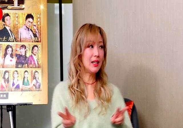 红了40年的刘德华，私下竟有点“社恐”。
 

这是郑秀文亲口说的。
 

她说