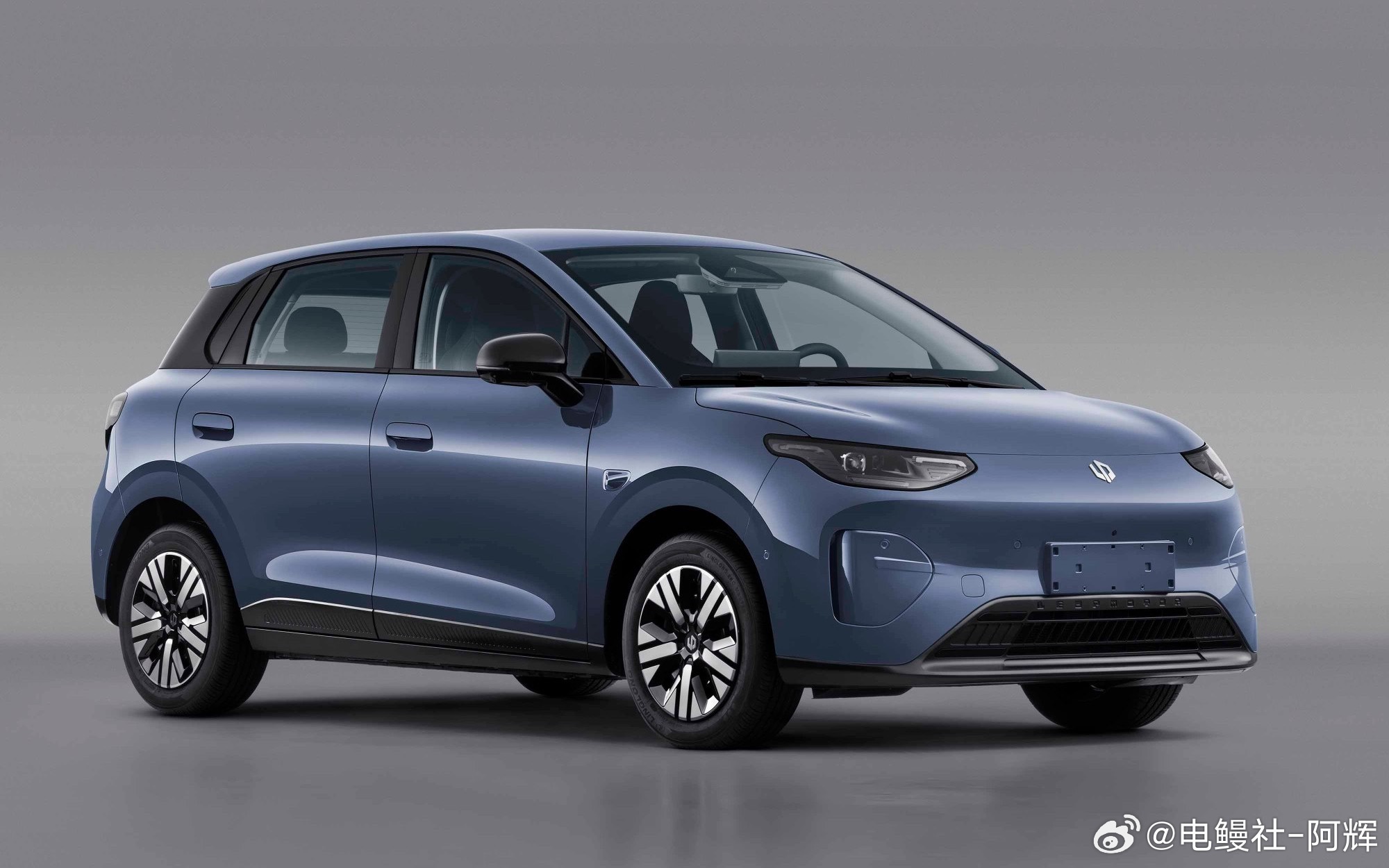 零跑A05也申报了，估计也是接近海豚的尺寸去卖海鸥的价格，还是一套卷尺寸的打法，