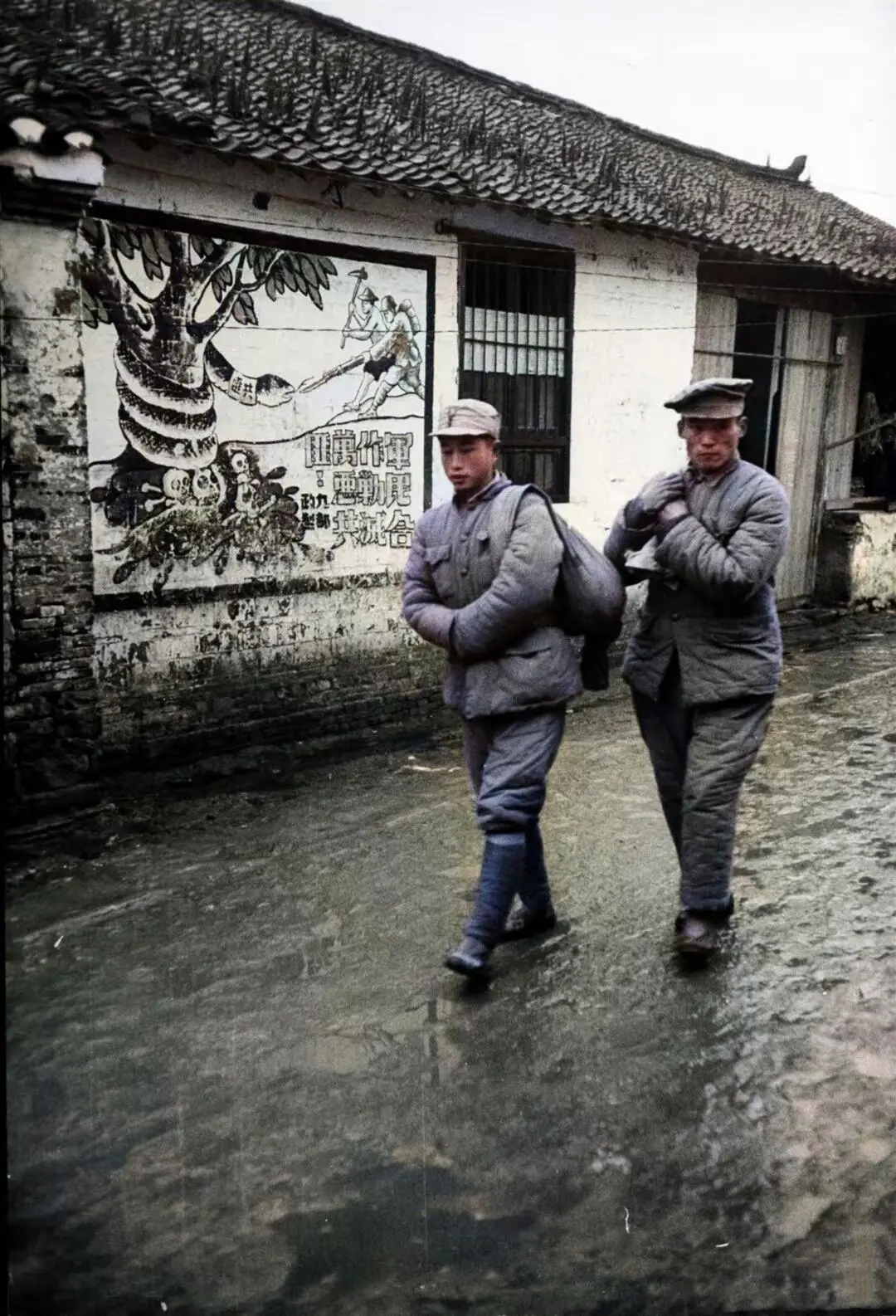 该组照片为1949年1月，美国《生活》杂志记者杰克·伯恩斯（Jack ...