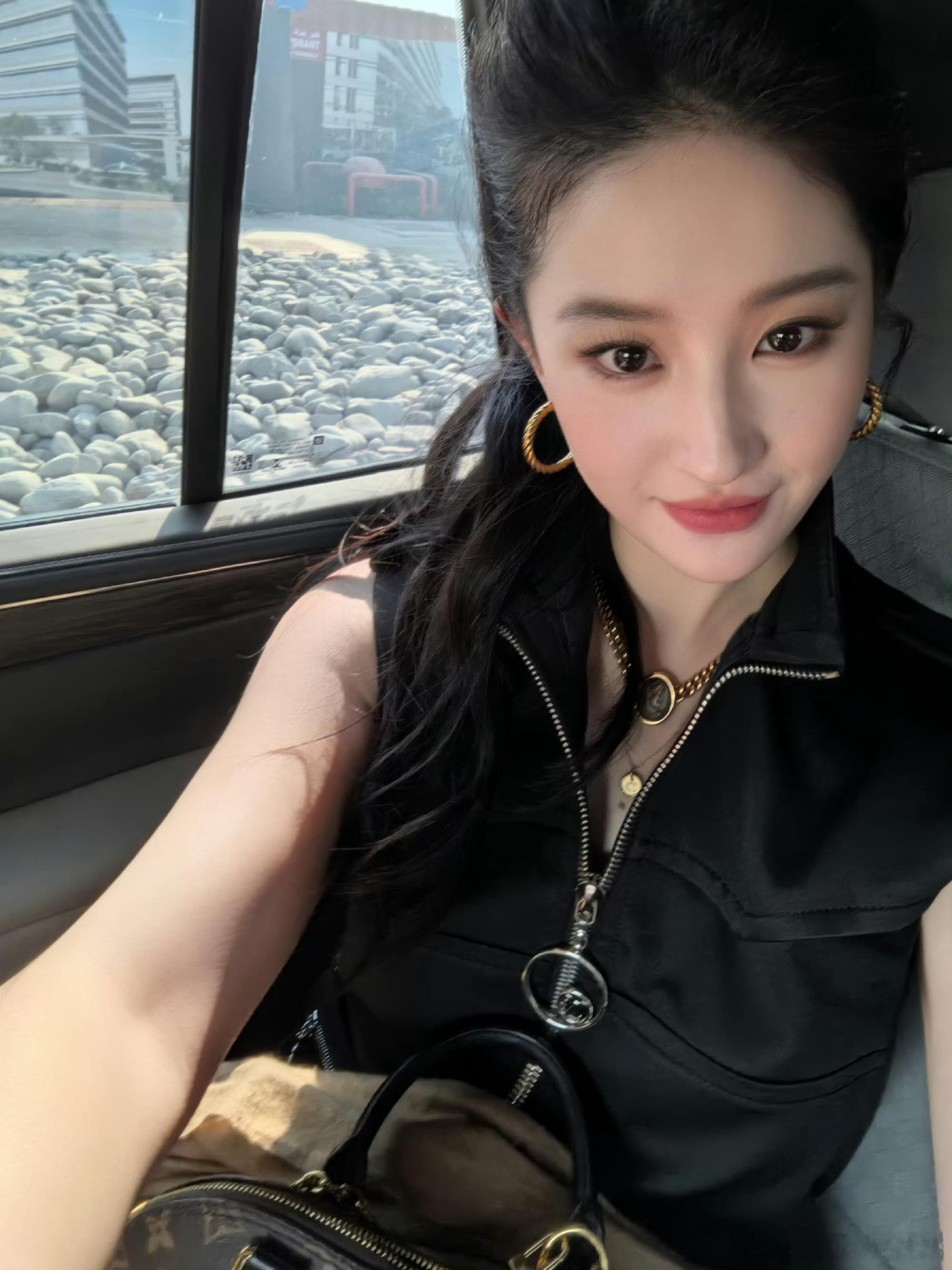 此女今年芳龄有无二十