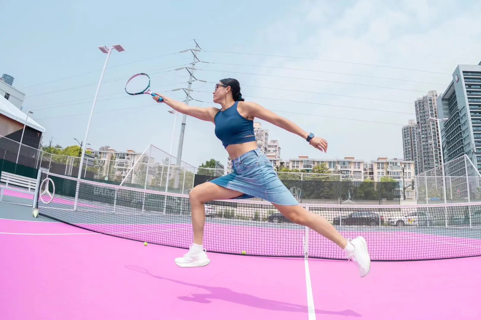 玩转网球🎾场的百搭牛仔裙