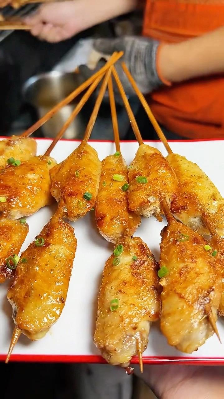 路边摊烧烤 碳烤鸡翅