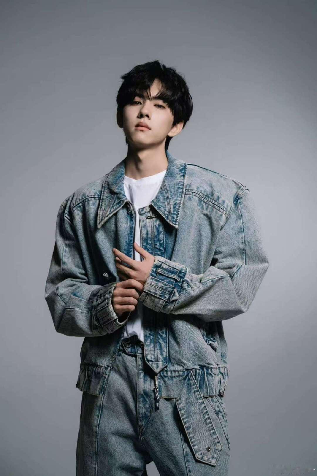 刘轩丞牛仔很忙 刘轩丞牛仔很忙,牛仔服look帅！ ​​​