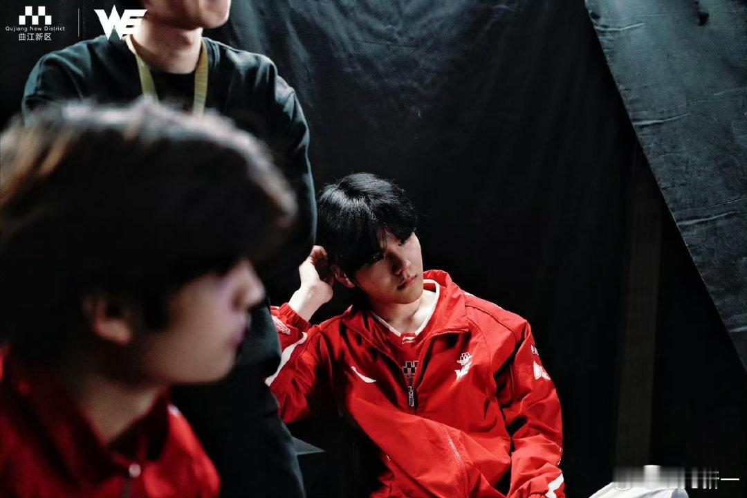 闹麻了，找个班上吧，看你有没有压力曝Monki主动提出休息曝Monki没去WBG