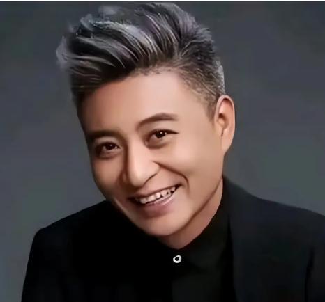 "德不配位，必有灾殃。"周炜曾九登春晚、贵为国家一级演员，是相声界公认的"接班人