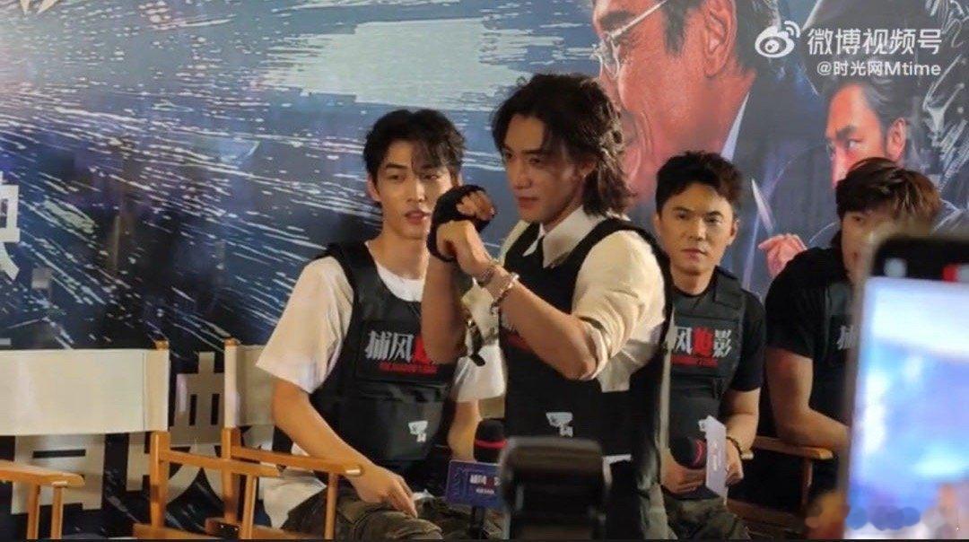 此沙梁家辉打起来了 还以为是真冲突，原来是《捕风追影》的宣传设计！两人配合超默契