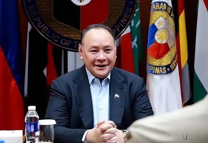 菲律宾防长称“巴丹群岛属于中国”的主张荒谬可笑，还扬言菲律宾必须反击！
2026