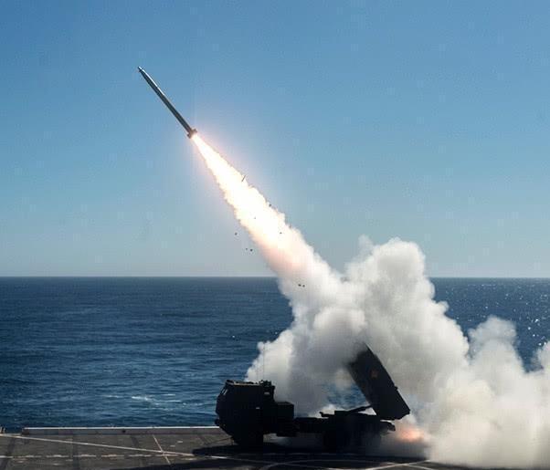 美智库提出中国决战新策略：直接征收全部商船，甲板加装集装箱导弹！
美国海军研究所