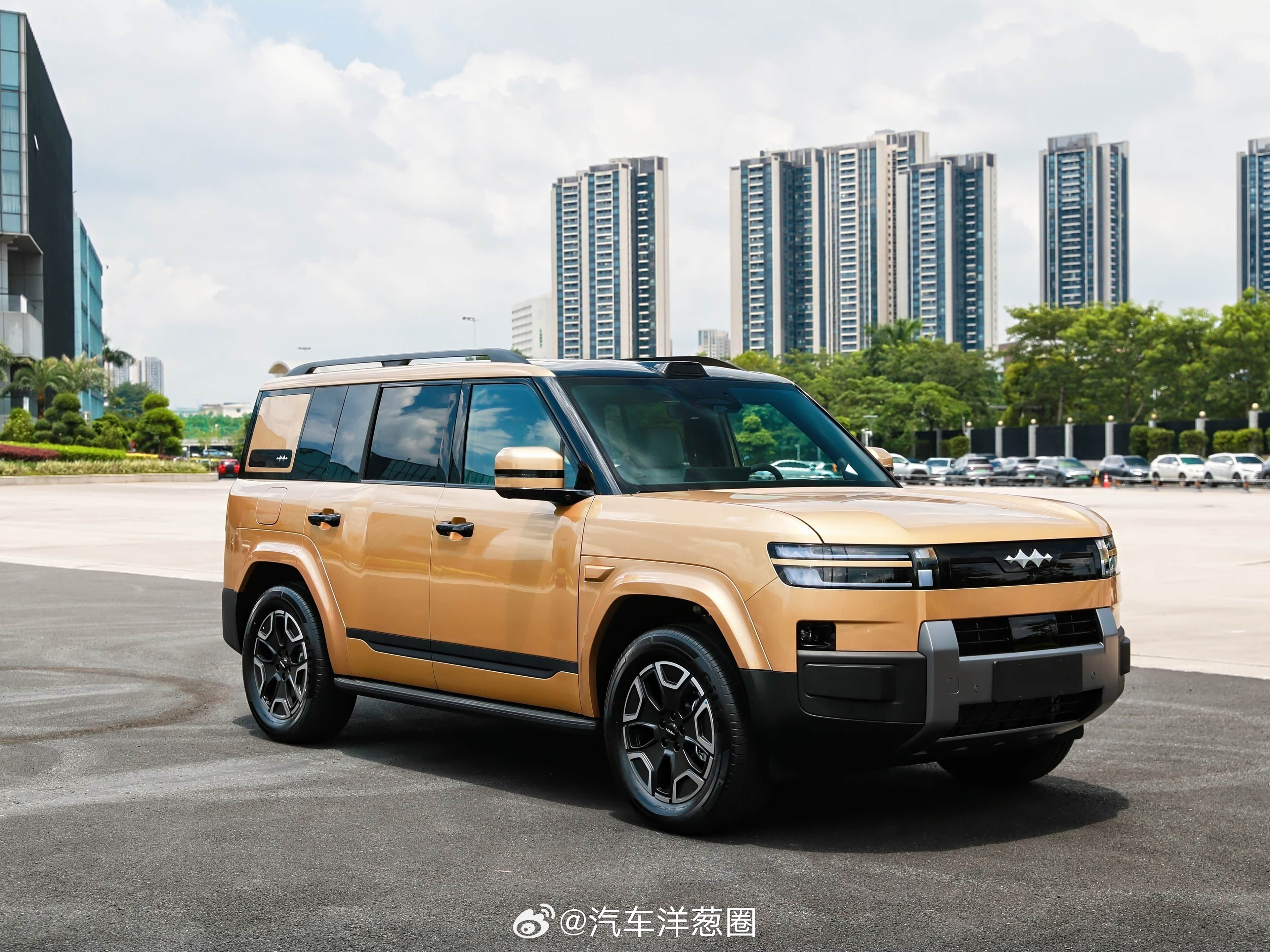 方程豹钛7上市，车长近5米/兼顾硬派&家用售价17.98-21.98万插混 中大
