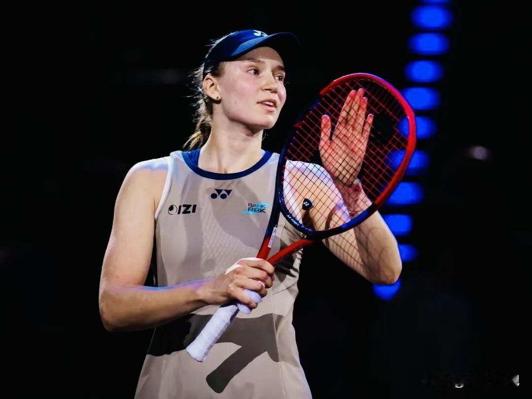 刚刚结束的WTA500斯图加特站女单决赛，头号种子莱巴金娜以2-0战胜7号种子穆