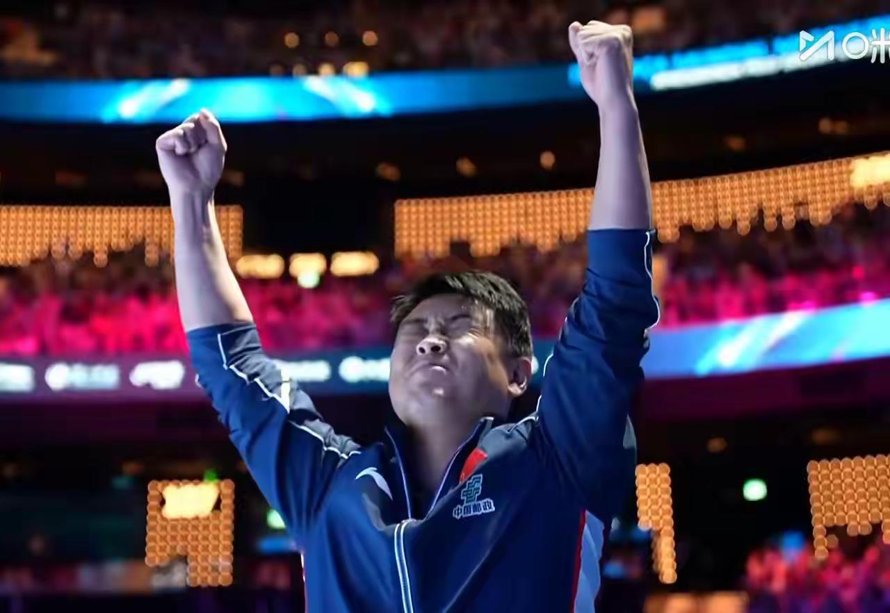 【错过五个赛点，15-13，王楚钦拿下第六局，4-2逆转打败了气势汹汹的费利克斯