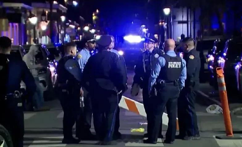 目击者称美冲撞行人司机下车后扫射人群 美国纽奥良市新年传出重大意外，警方指一辆车