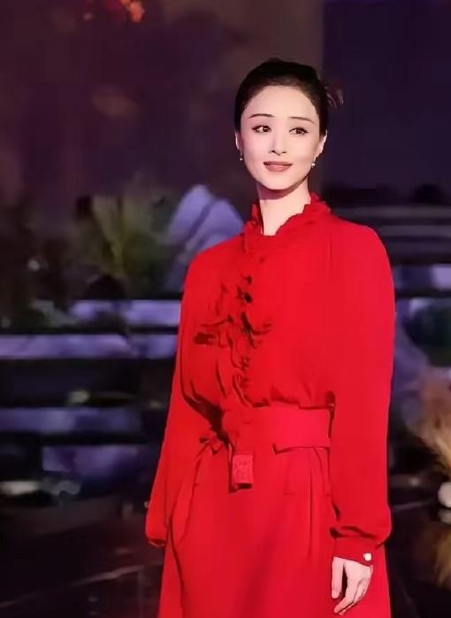 王阳提分手那天，蒋欣刚拿下华妃片酬。2007年两人处对象，王阳对她照顾有加。分手